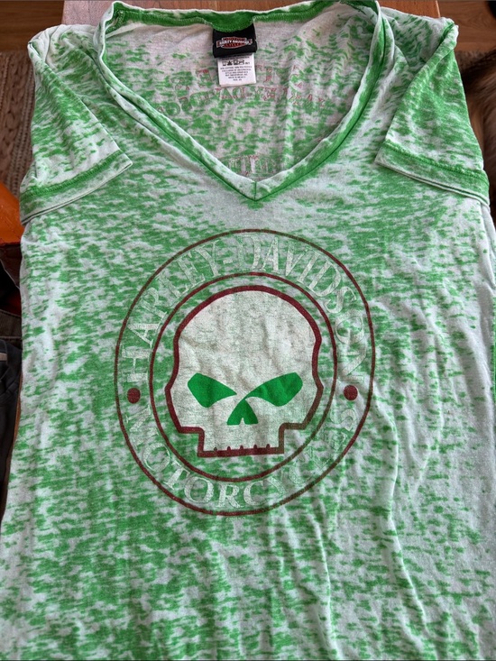 Harley-Davidson Tops - NWOT Harley-Davidson V-Neck Tee
